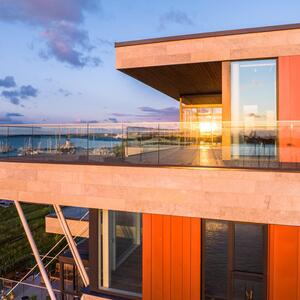 Vesilennuki kortermajad, Estonia